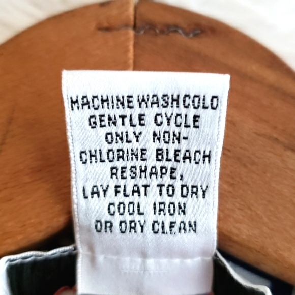 Talbots Women's Navy/White Wrap Chain Design Blouse. Size: 1X - Picture 7 of 8